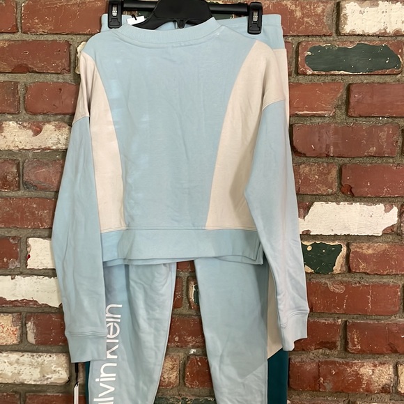 2 piece set Calvin Klein Performance sweatshirt & jogger size S,M NWT - Picture 9 of 10
